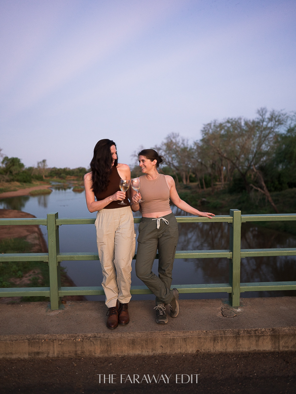 Safari Sundowner Drinks Friends
