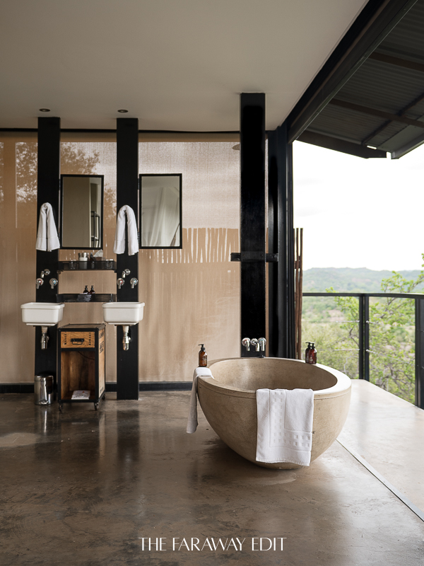 Safari Open-Air Bathroom
